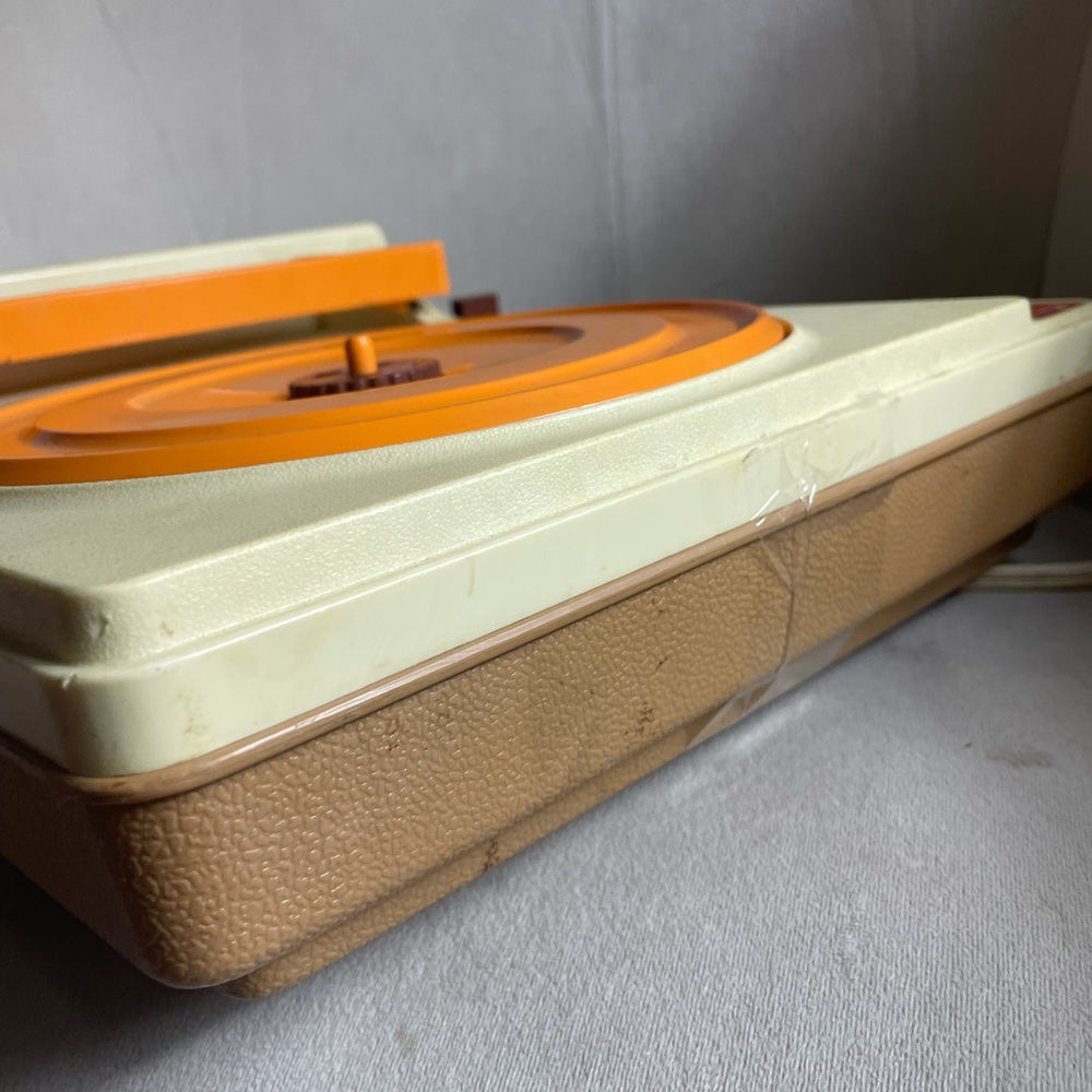 Vintage Fisher Price 1978 Portable Record Player #825 (847T) Orange Turntable - Picture 7 of 16